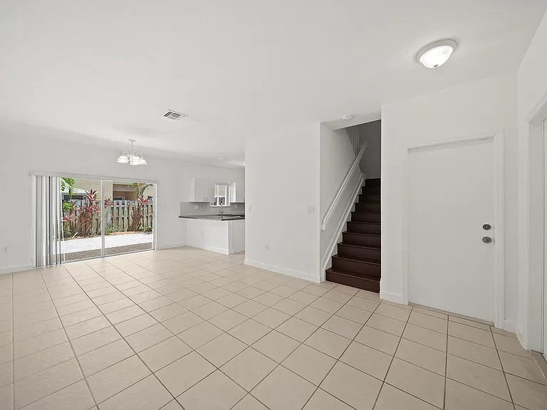21459 SW 86th Pl — Photo 5