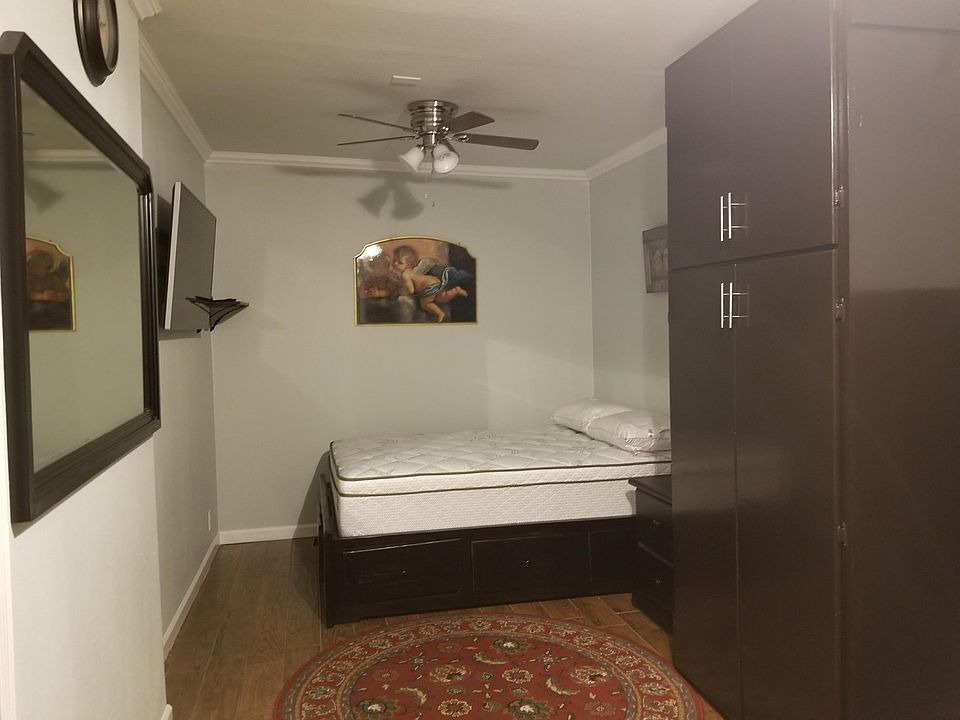 1st image of 3104 E Hillside Dr #1