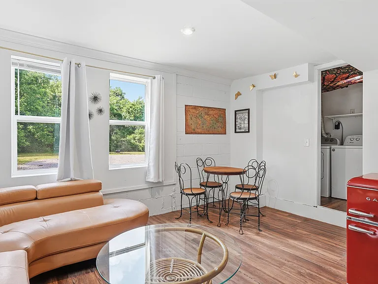 368 Oakview Dr — Photo 22