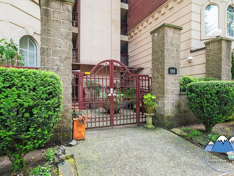 888 Bute St — Photo 26