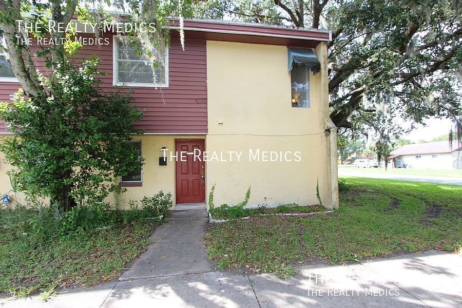 1st image of 1615 Terrace Dr