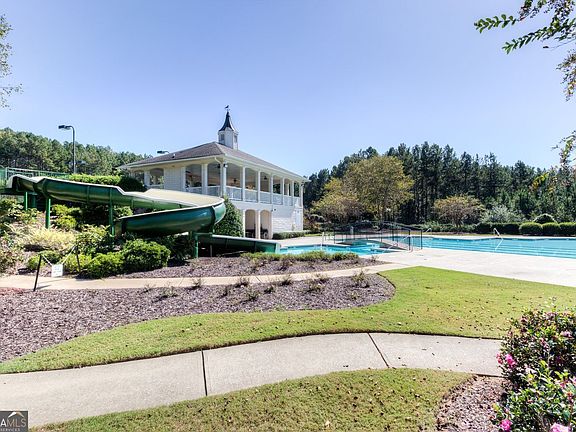 3rd image of 736 Conley Dr