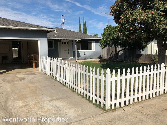 2nd image of 515 Mulberry Cir