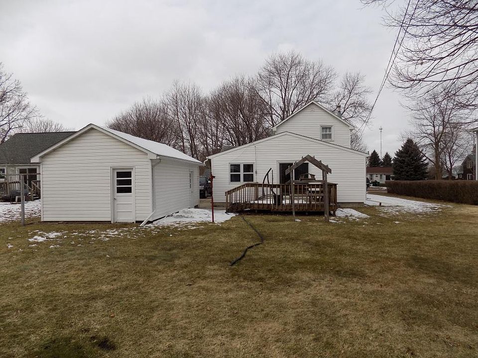 2nd image of 131 S Main St