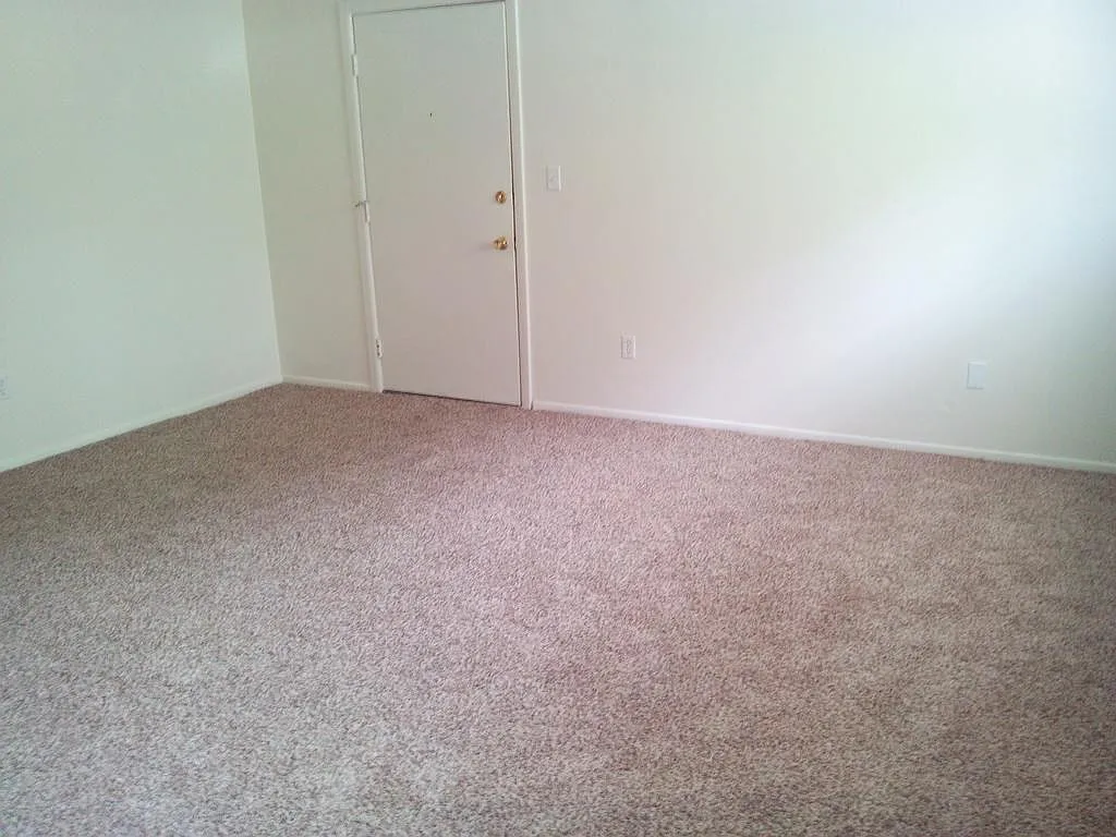 Building Photo - 4745-4747 4749 4751 Oberlin Avenue Lorain Oh #4405