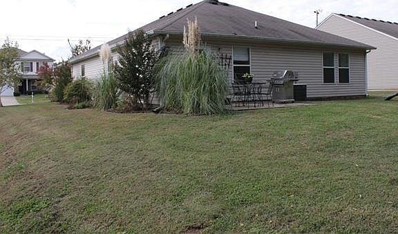3rd image of 2775 Sutherland Dr
