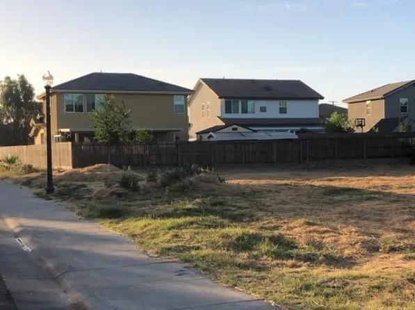 3524 Taylor St, Sacramento, CA 95838