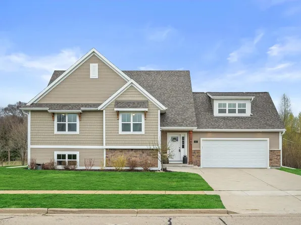 261 Cardinal DRIVE, Sullivan, WI 53178