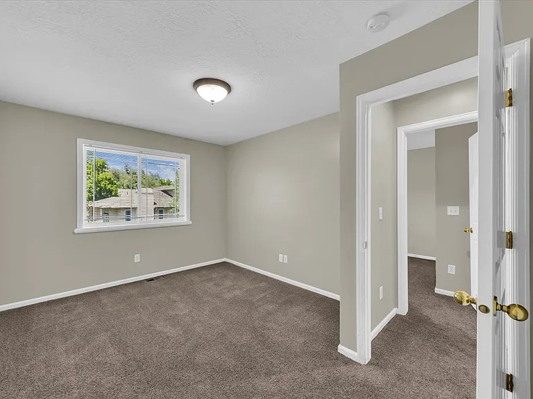 691 E Union Pines Ct — Photo 8