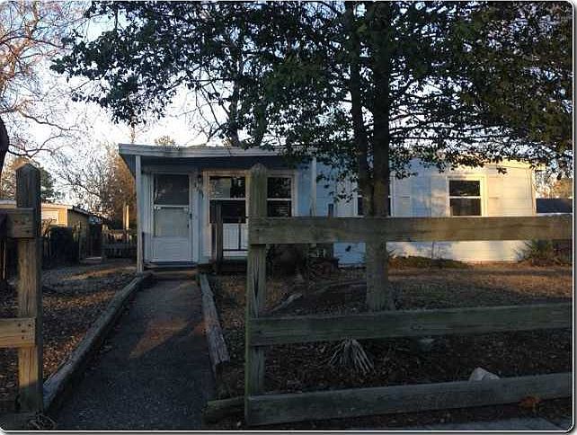 1st image of 2701 Cayce Dr