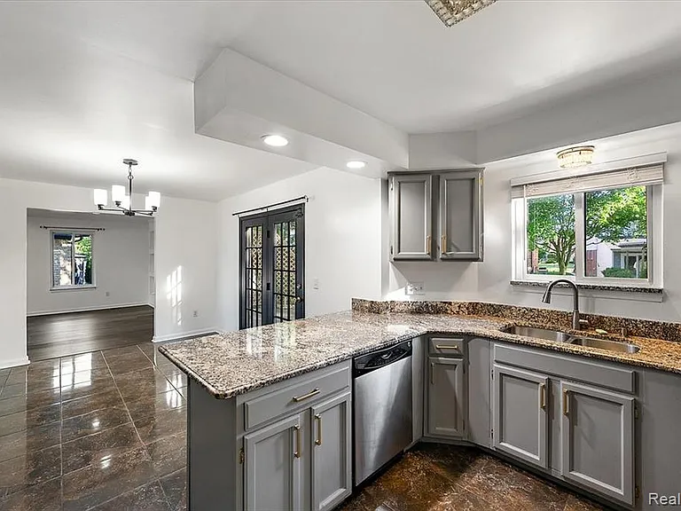 48156 Virginia Ct — Photo 13