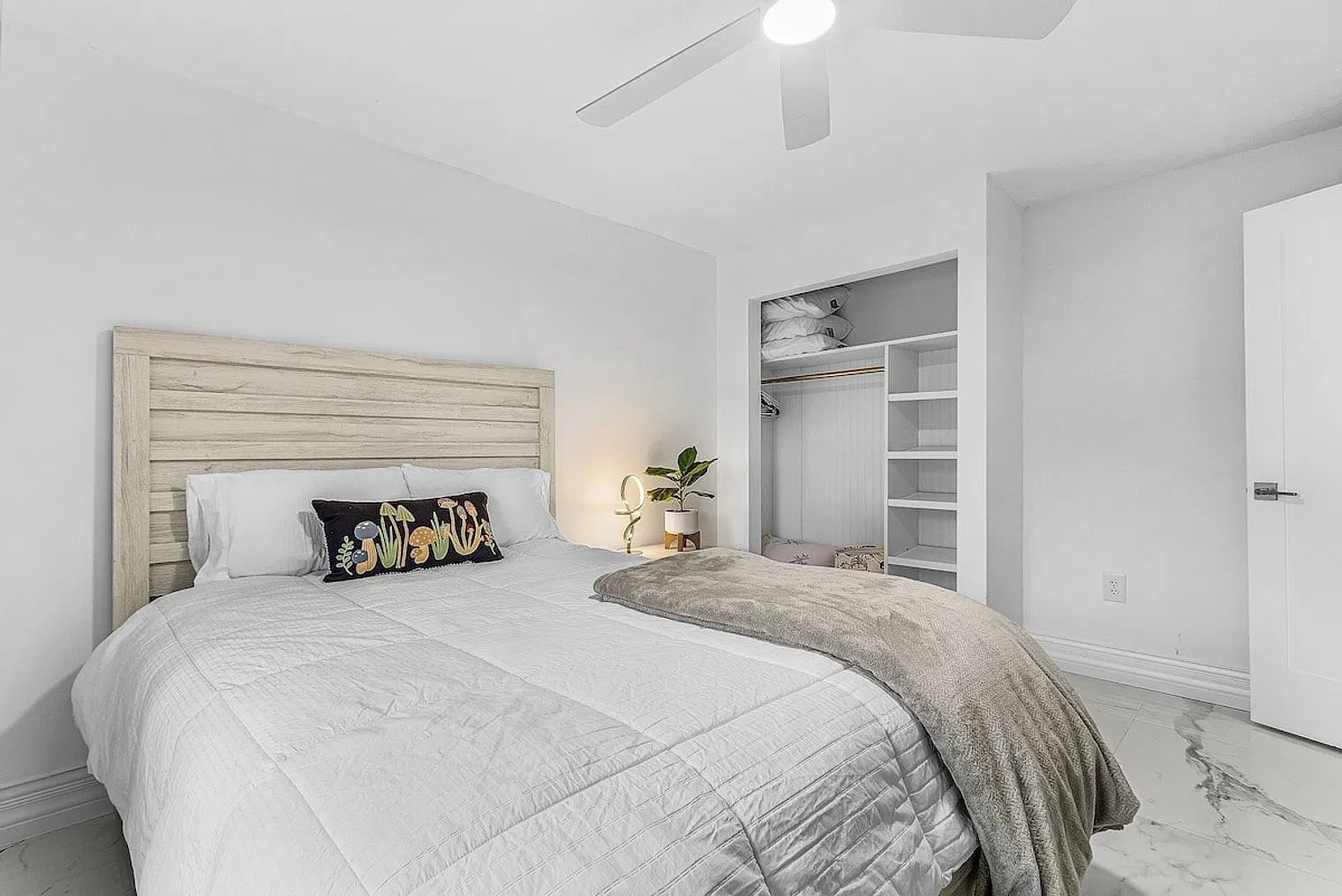 3 bed, 3.0 bath, $7,804 — Photo 4