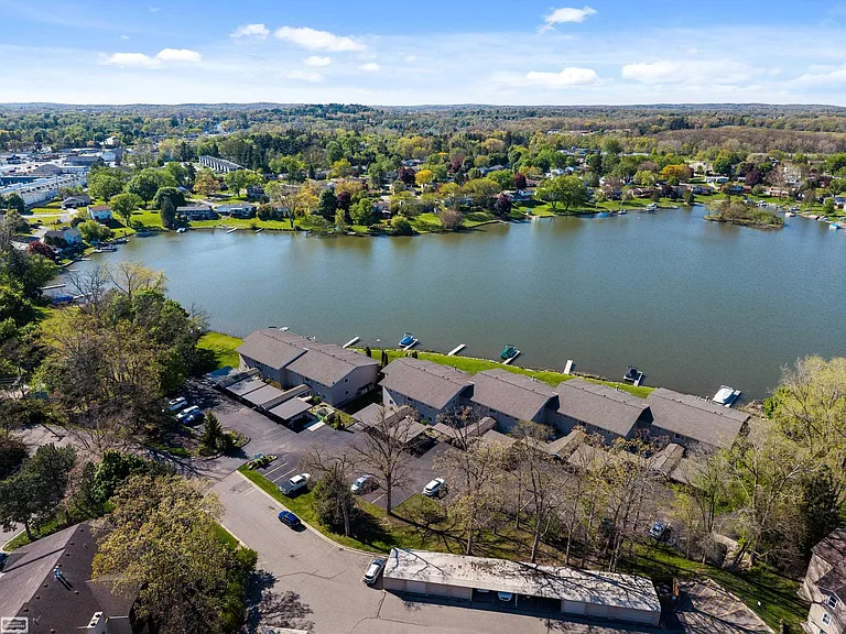 4960 Lake Point Dr — Photo 35