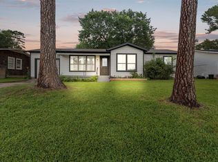 216 W Pecan St, Hurst, TX 76053