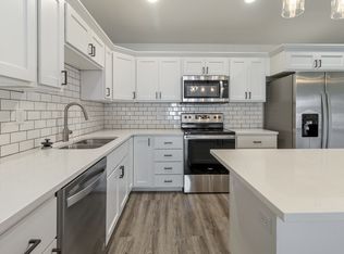 837 United Dr, Horace, ND 58047