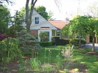 6 Oxford Rd, Lake Forest, IL 60045