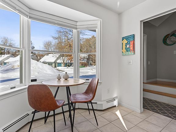 4th image of 25 Braddish Court #706