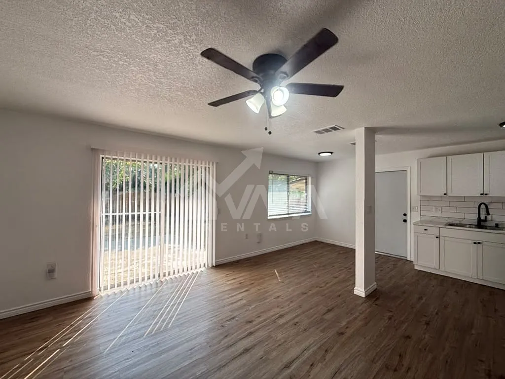 4 bed, 1692 sqft, $2,200 — Photo 3