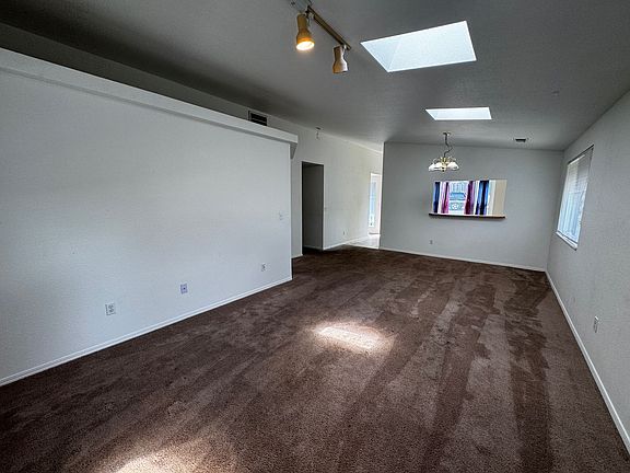 4th image of 4071 Hillside Ct
