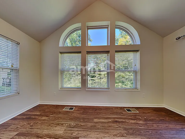 4498 Megan Danielle Dr — Photo 4