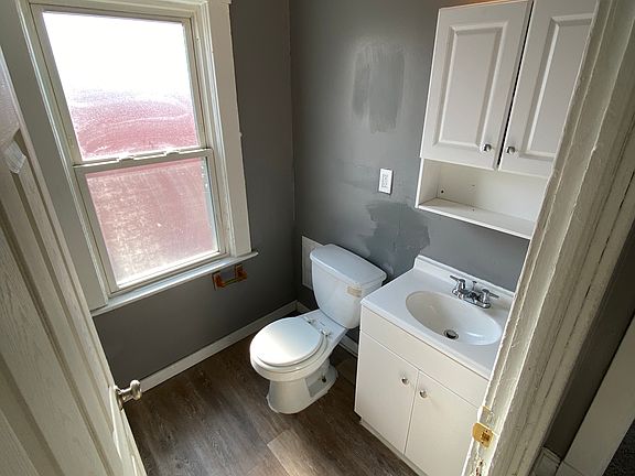 3rd image of 3593 E 105th St