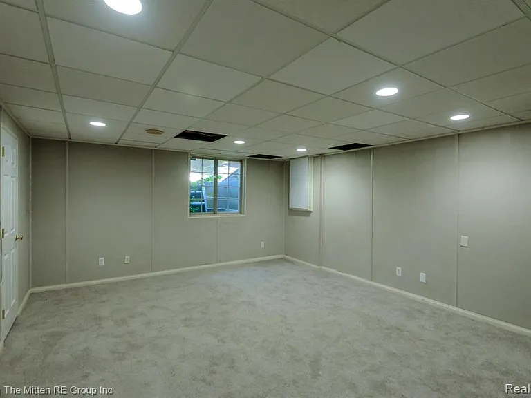 8691 Ironwood Dr — Photo 24