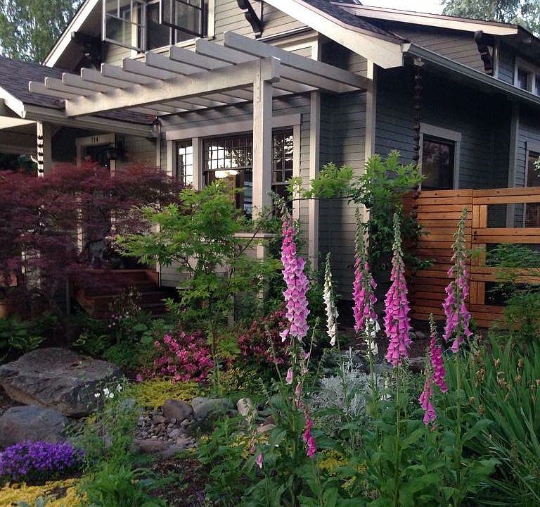 2nd image of 714 NE Cowls St