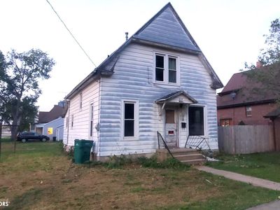 319 3rd Ave SW, Hampton, IA, 50441