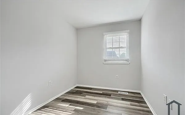 8 King Richard Ct #8 — Photo 9