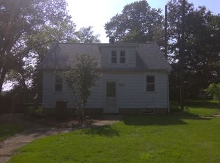 18618 County Line Rd, Union Grove, WI 53182