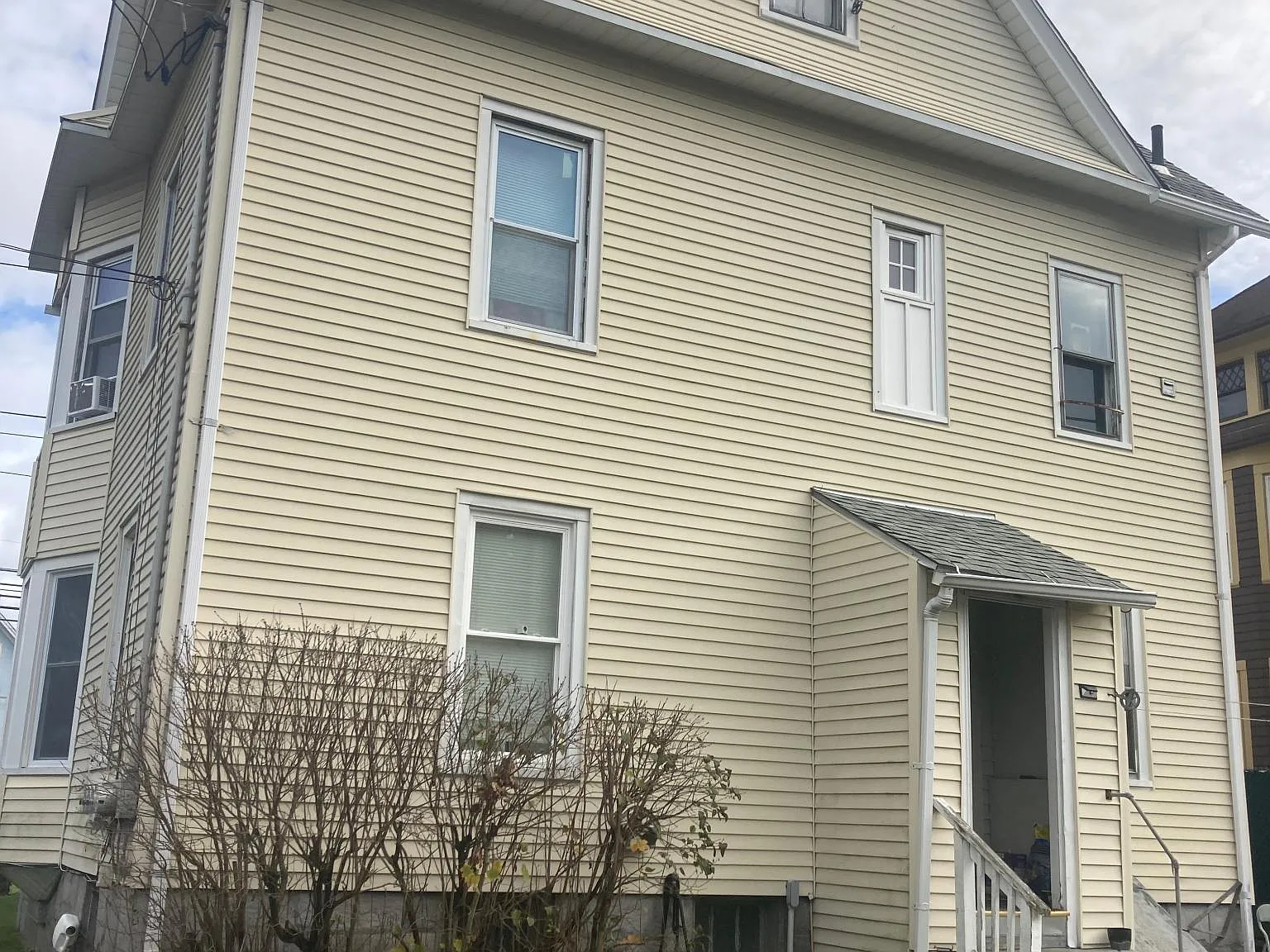 1 bed, 750 sqft, $1,350 — Photo 3