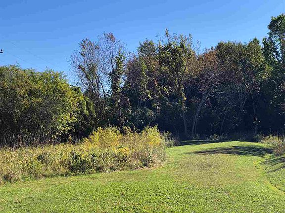 5th image of 1 Applewood Dr