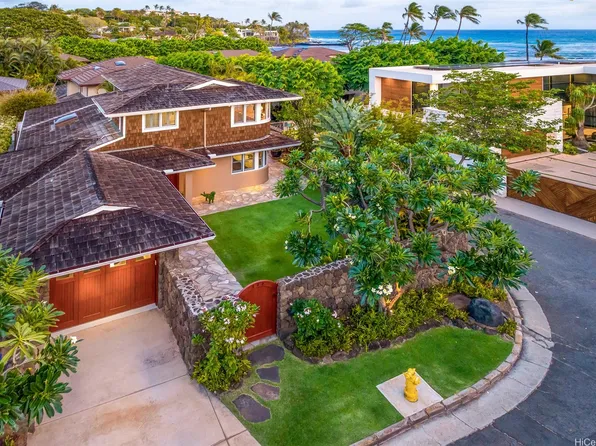 223 Kaalawai Pl, Honolulu, HI 96816