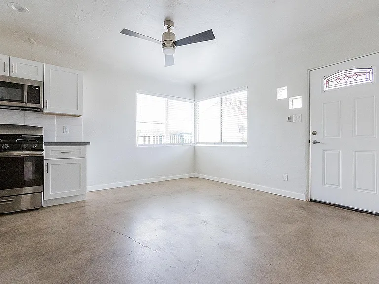 320 W Highland Ave #4 — Photo 8