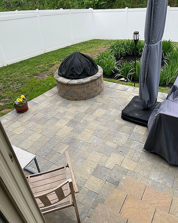 1st image of 589 Donaldson Ave