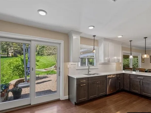 18 Manor Way, Poughkeepsie, NY 12603