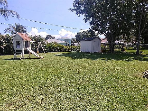 5th image of 1158 SE Menores Ave