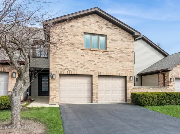 1633 Pebble Beach Dr, Hoffman Estates, IL 60169