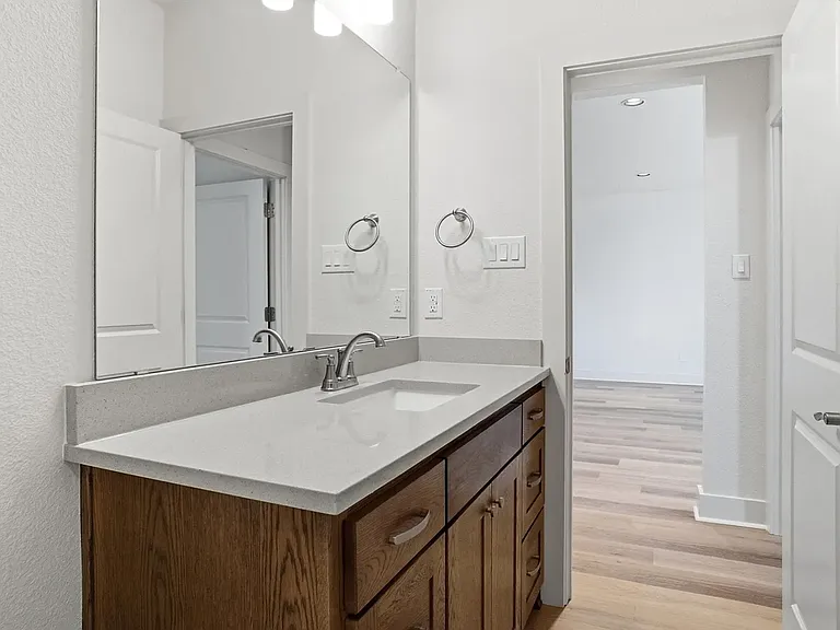 307 Railroad Ave — Photo 13