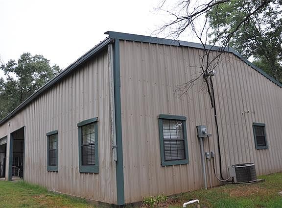 3rd image of 1615 County Road 1195