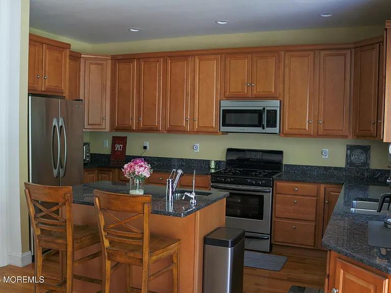 165 Osborne Ave — Photo 10