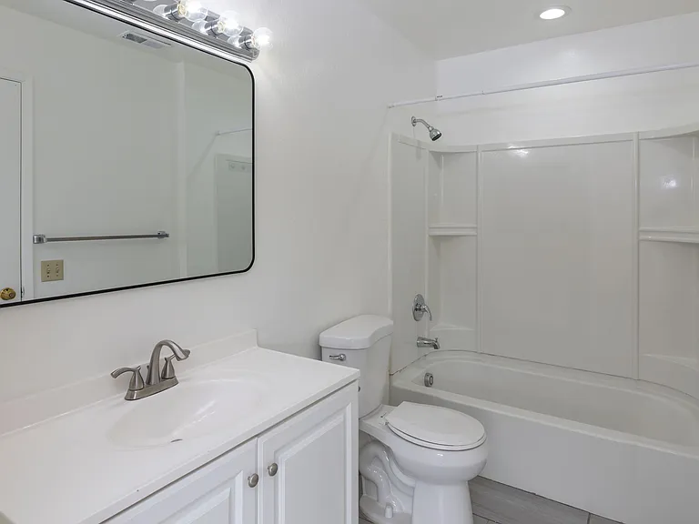 216 Green Meadow Dr #C — Photo 11