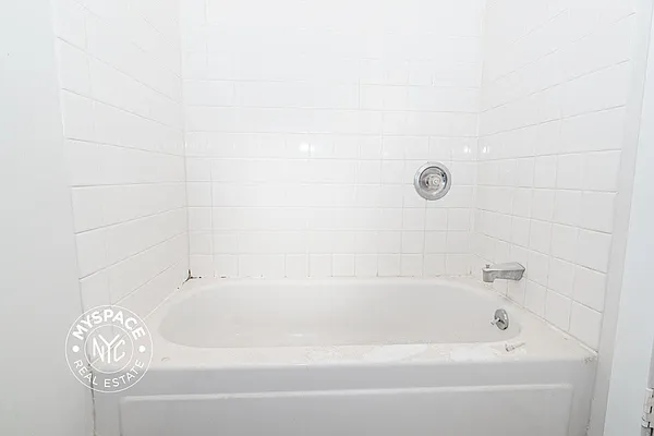 Rented by MySpaceNYC | media 42