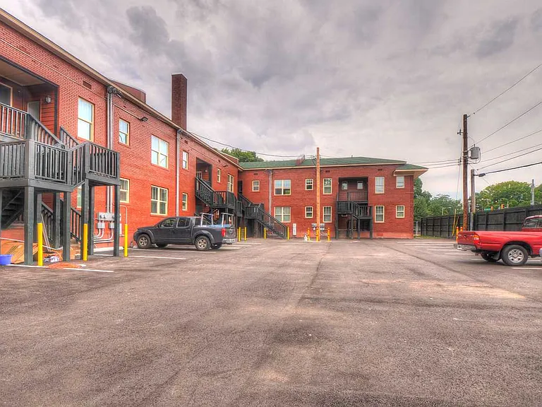 528 E Parkway North Ave #9 — Photo 2