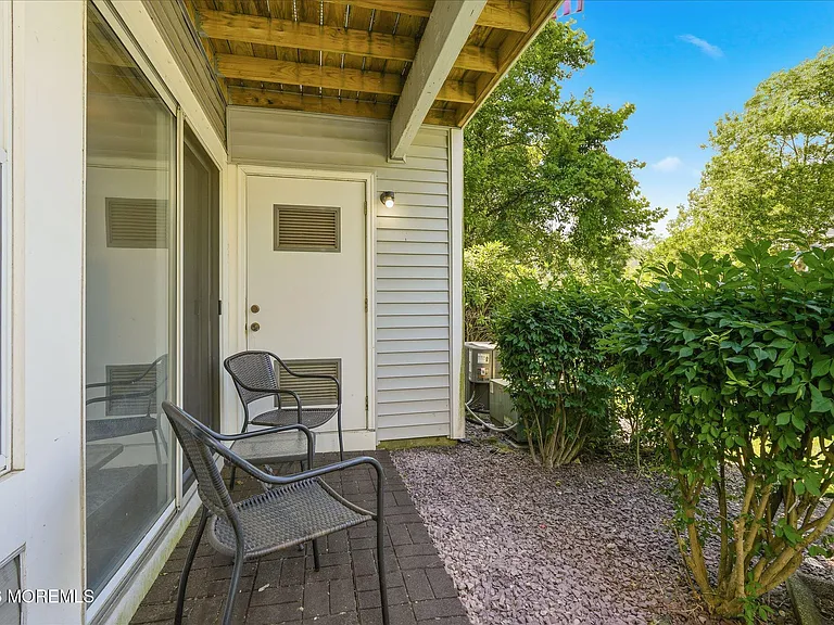 17 Hackamore Ct — Photo 11