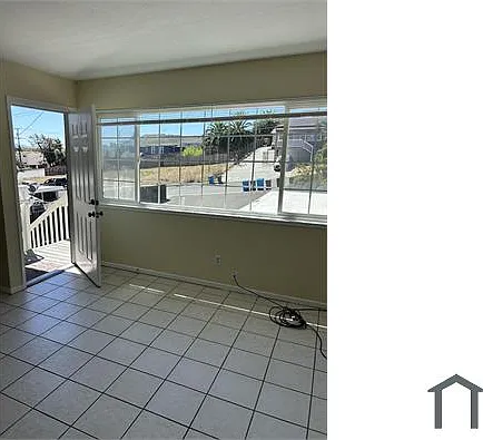 3 bed, 990 sqft, $2,600 — Photo 2