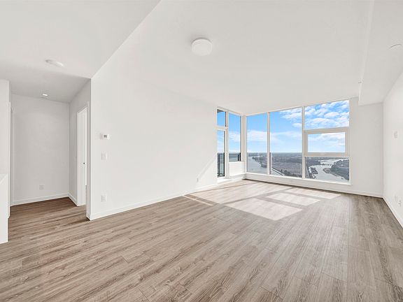 4th image of 680 Quayside Dr #5001