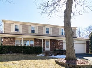 700 Fox Ct, Carol Stream, IL 60188