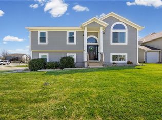 715 Madison Creek Ct, Raymore, MO 64083