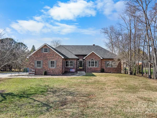 807 Lauras Ln, Albemarle, NC 28001